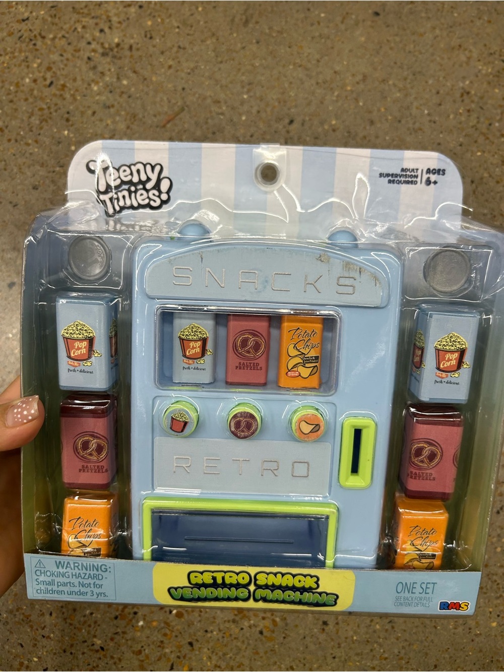Teeny Tinies Retro Snack Vending Machine playset